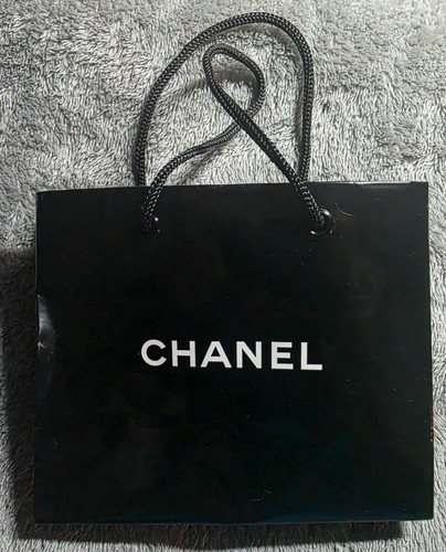 Authentic chanel 5x4 - chanel, 5.5x4.7"