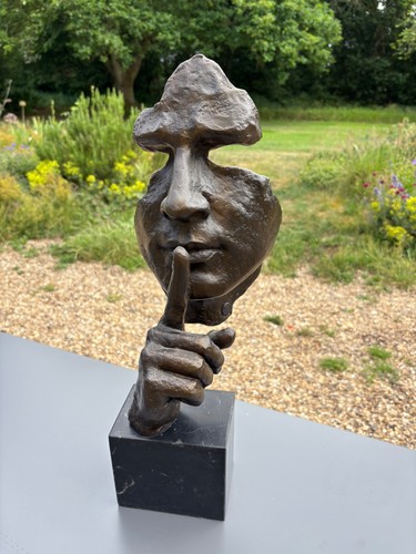 Bronze sculpture figure - sculpture,