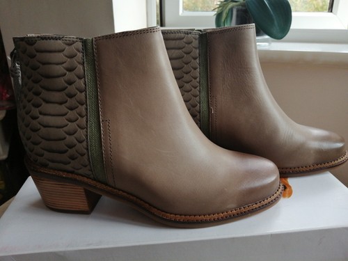 Sturdy hush puppies - hush, taupe