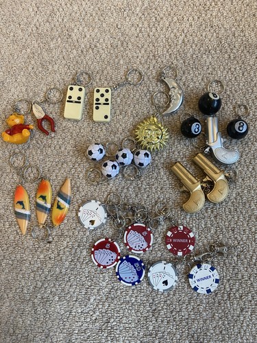 Job lot vintage keyrings - lot,