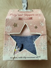 Totes toasties, Women's Original Slipper Sock, Penguin, Brand New in box.