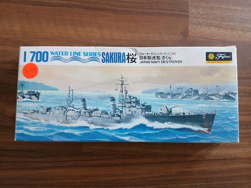 Fujimi 700 scale water - scale, line