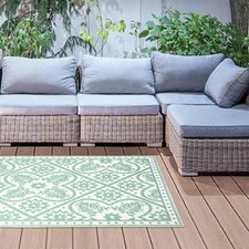 Green white indoor - &, /