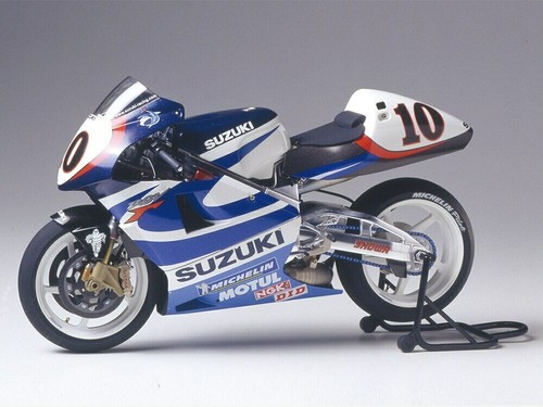Tamiya scale bikes suzuki - 1/12,