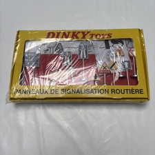 DINKY TOYS PANNEAUX DE