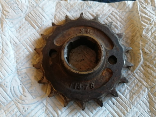 Triumph 18t gearbox sprocket - triumph,
