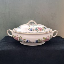 A vintage Aynsley Pembroke