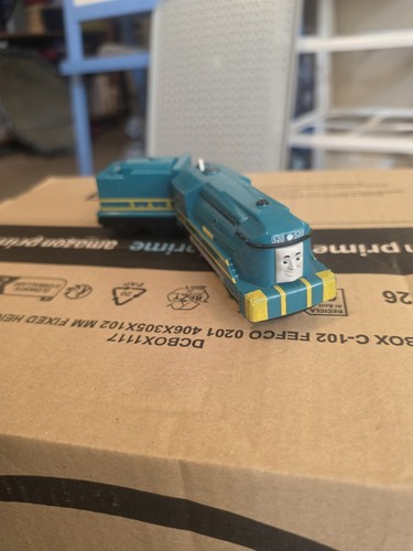 Trackmaster shane tender - &,