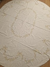 Eternal Beau Oval Tablecloth