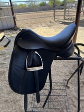 Fryso Dressage Saddle 17.5 x 4 Excellent Used Condition, Cover included