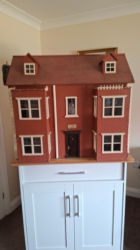 Scale dolls house for - ,