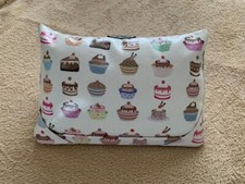 Coz-e-Reader Tablet/iPad  Stand Cushion Cupcake Design