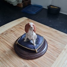 COUNTRY ARTISTS FIGURINE KING