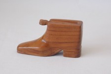 VINTAGE HAND CARVED WOODEN SHOE SNUFF BOX SLIDE TOP LID TREEN