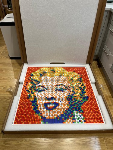 Invader rubik shot red marilyn - shot,