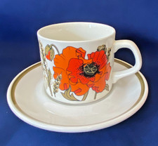 J & G Meakin Poppy Plates Cups