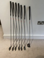 Dunlop Iron Set with A Putter