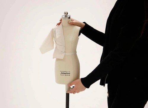 Atelier stand half scale - atelier,