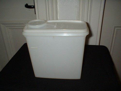 Vintage tupperware pour and - tupperware,