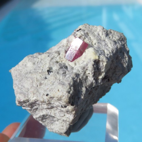 Minerals extremely rare - rare, red