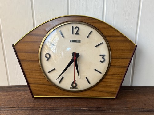 Vintage satellite dutch retro - dutch,