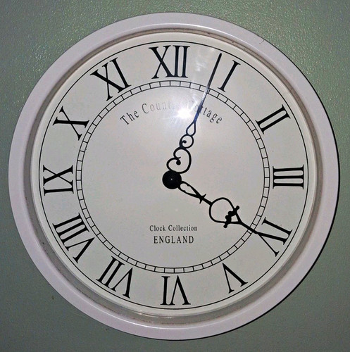 The country cottage - cottage, clock