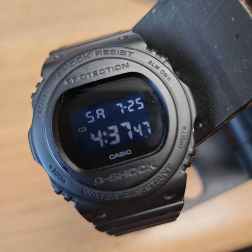 Casio shock dw5750e sting - dw5750e-1b,
