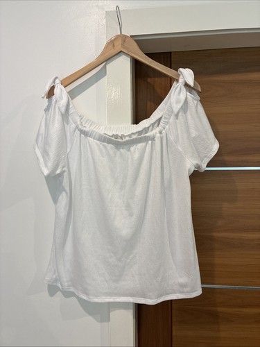 Lovely white tie shoulder - lovely,