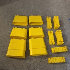 TOMY Thomas Trackmaster yellow