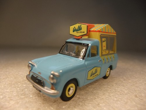Oxford ford anglia - 1:76,