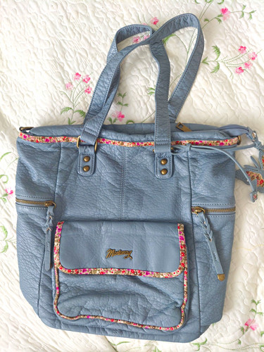 Mantaray blue pebbled - pebbled, faux
