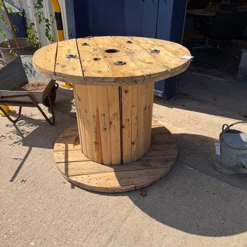 Large wooden cable - cable, reel