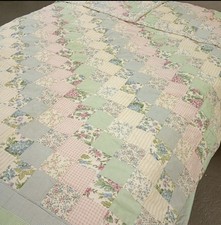 Patchwork Quilt with 2 matching pillowcases 254cm x 254cm