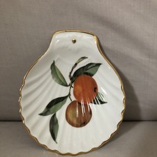 PRETTY SHELL DISH FROM ROYAL