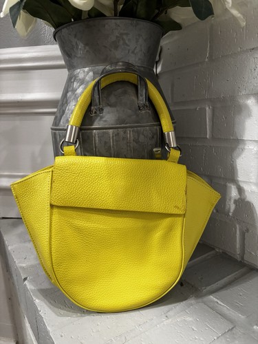 Lia numa yellow - yellow, pebbled