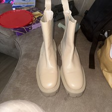 Women’s Nude Zara Real