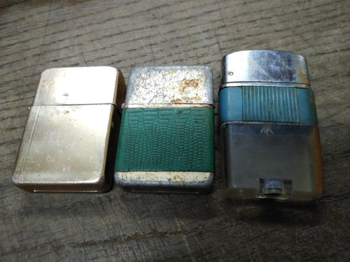 Vtg cigarette lighter - pc,