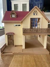 Sylvanian Families Lakeside Lodge Building. Used - Good Condition