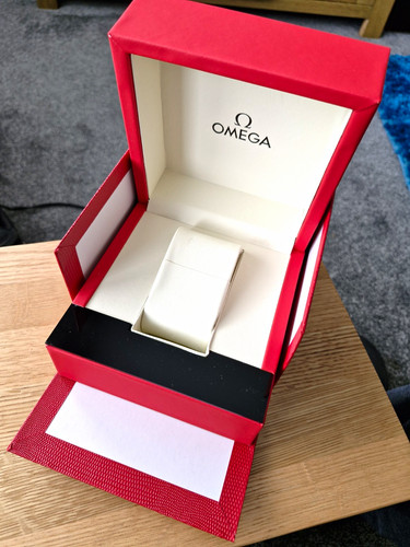 Omega red white - &, single