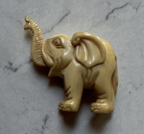 Elephant netsuke good details - netsuke,