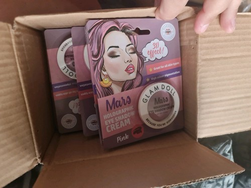 Brandnew box glam doll - 10,