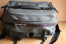 TAMRAC PRO LARGE CAMERA AND