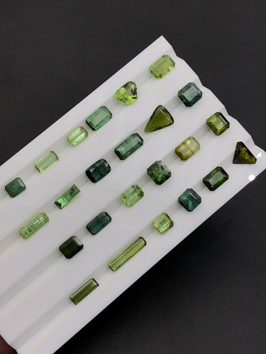 Carats natural green - 27.70,