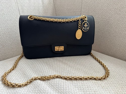 Chanel medium - 2.55,