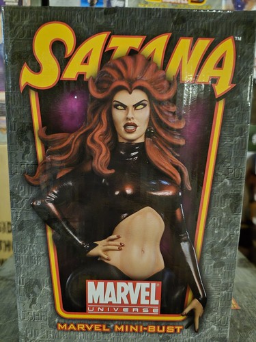 Satana bowen mini bust - mini-bust, statue