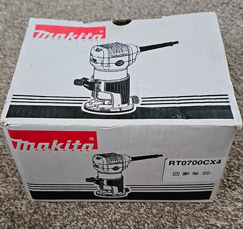 Makita rt0700cx4 110v - rt0700cx4,