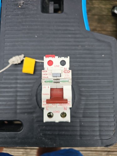 Mem 100 amp - double, pole