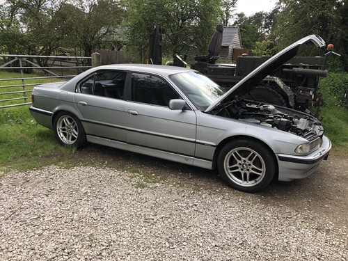 Bmw e38 728 - 728, facelift
