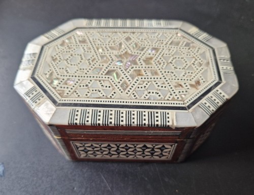 Mother pearl inlaid trinket - of,