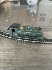 An Unboxed Hornby GWR 0-6-0 Steam Locomotive 8751 . Non Runner